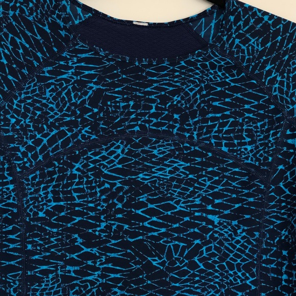 Lululemon Cover Me Long Sleeve 8 - Picture 9 of 11